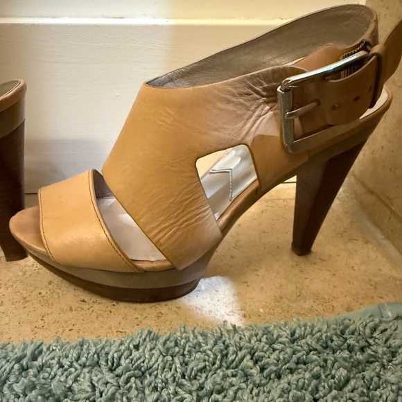 MICHAEL Michael Kors Carla Nude Leather
Platform Wood stacked heel Sandals 7 - Picture 4 of 13